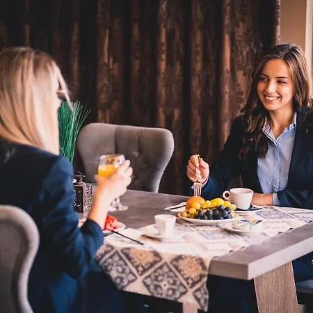 Plaza - Free Parking Szálloda 3*