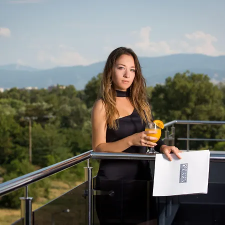 Hotel Plaza - Free Parking 3*