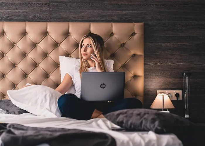 Hotel Plaza - Free Parking