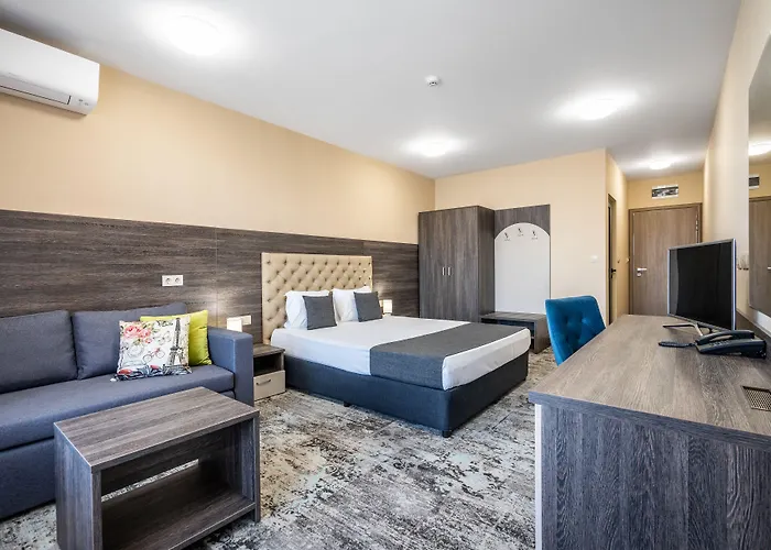 Plaza - Free Parking