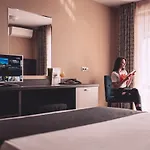 Hotel Plaza - Free Parking 3*