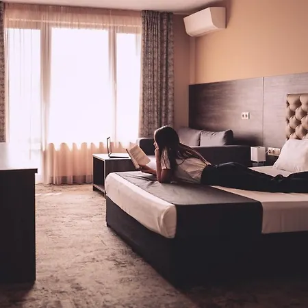 Plaza - Free Parking 3*