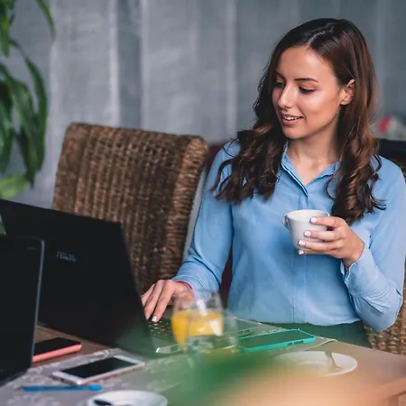 Plaza - Free Parking