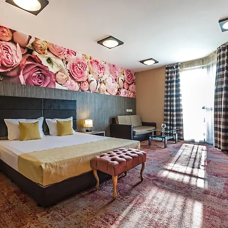 Hotel Plaza - Free Parking