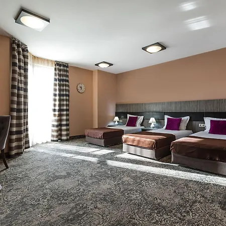 Plaza - Free Parking 3*