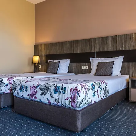 Plaza - Free Parking 3*