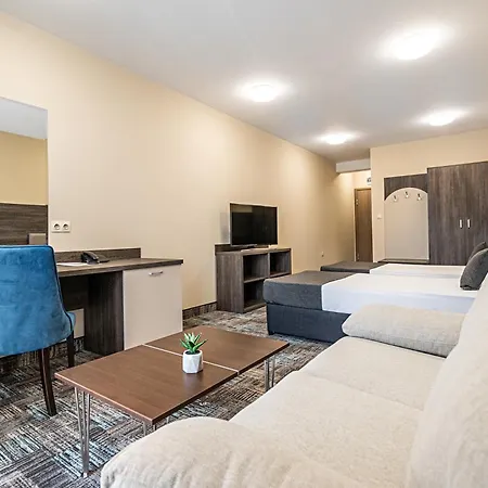 Hotel Plaza - Free Parking