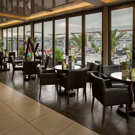 Plaza - Free Parking Otel