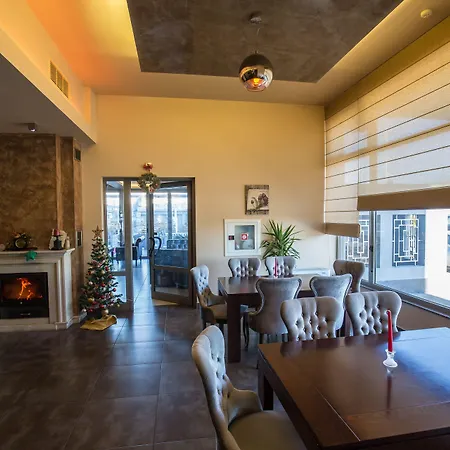 Hotel Plaza - Free Parking