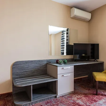 Plaza - Free Parking Otel 3*