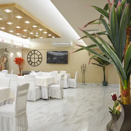 Plaza - Free Parking מלון 3*