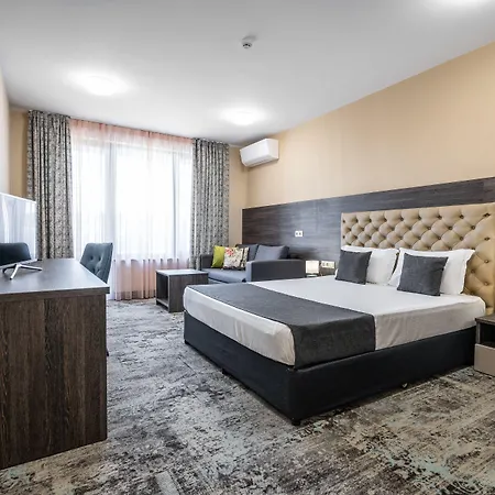 Hotel Plaza - Free Parking