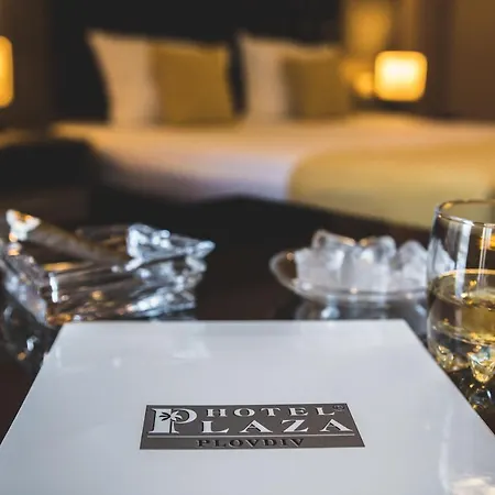 Plaza - Free Parking Хотел