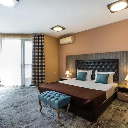 Plaza - Free Parking 3* Пловдив